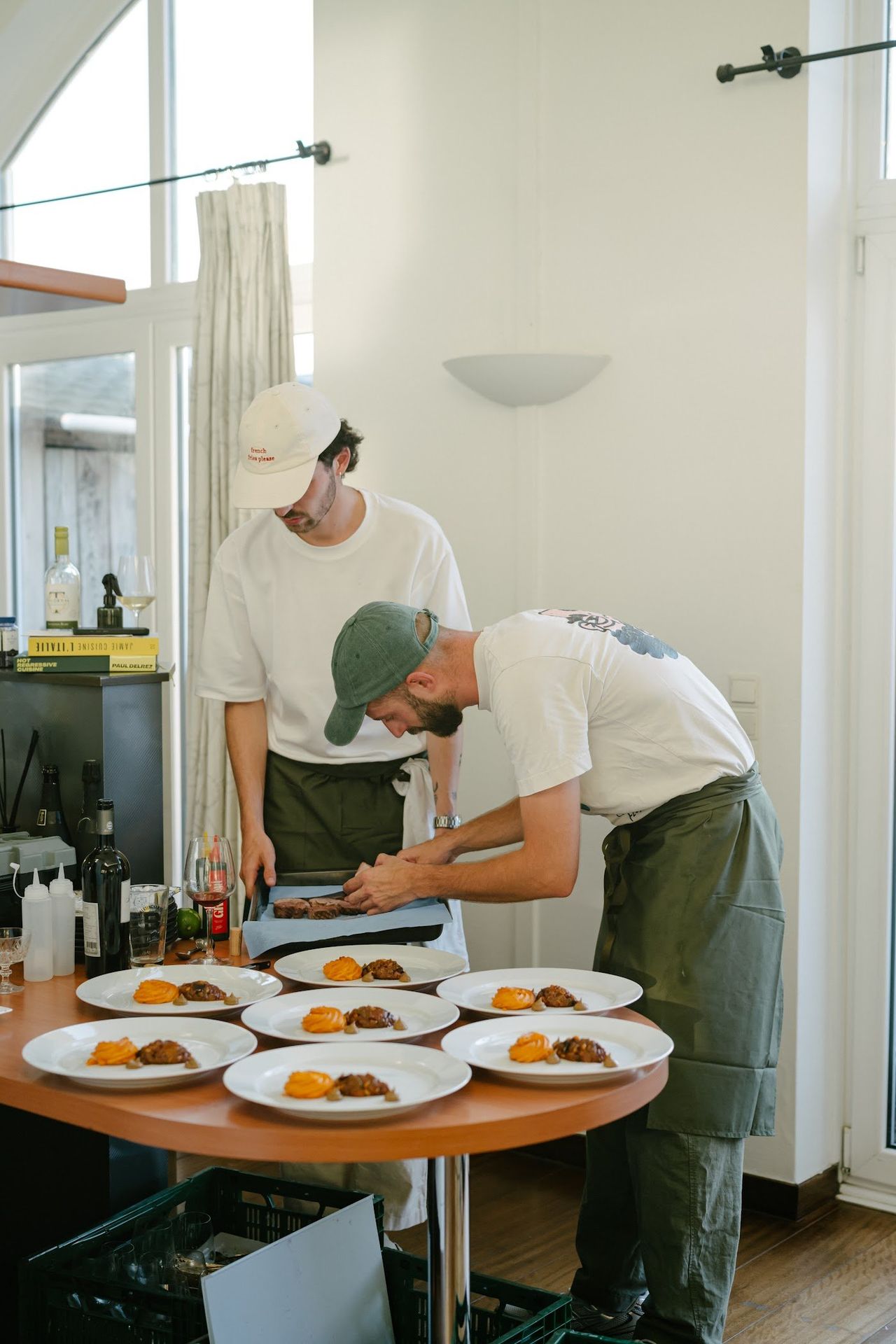 nu studio — En cuisine, pendant le coup de feu